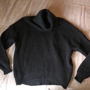 Boohoo Black Turtleneck Size Medium/large